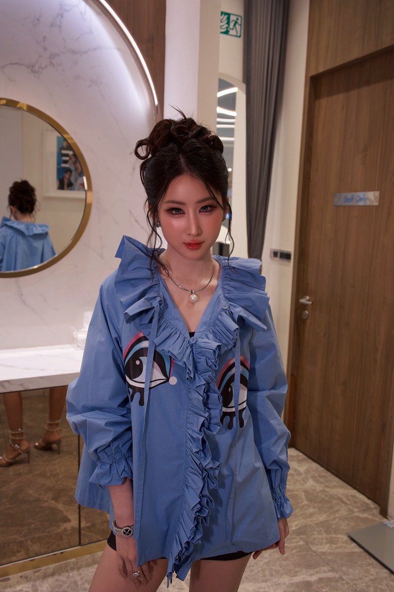 yoko_management's tweet photo. Somewhere between the stars and the runway, we found our favorite girl in the universe.

APASRA HOOKS EFW26
#YokoatEFW26ICONSIAM https://t.co/VoOQaX1qR0