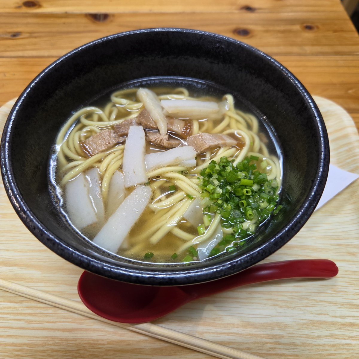 puchi_sena's tweet photo. 大須デート〜🎶
八重山そば美味しすぎるんだけど！！
次は絶対ソーキそばも食べる！
大須近くのコメダってフラッペ置いてるんだね💕
初めて飲んだけどまんまプリンで最高...
おいしい1日だった✨
たくさん延長もありがとう😆🤍
ゲーセンも楽しかった〜！ https://t.co/ifoQhvihkA