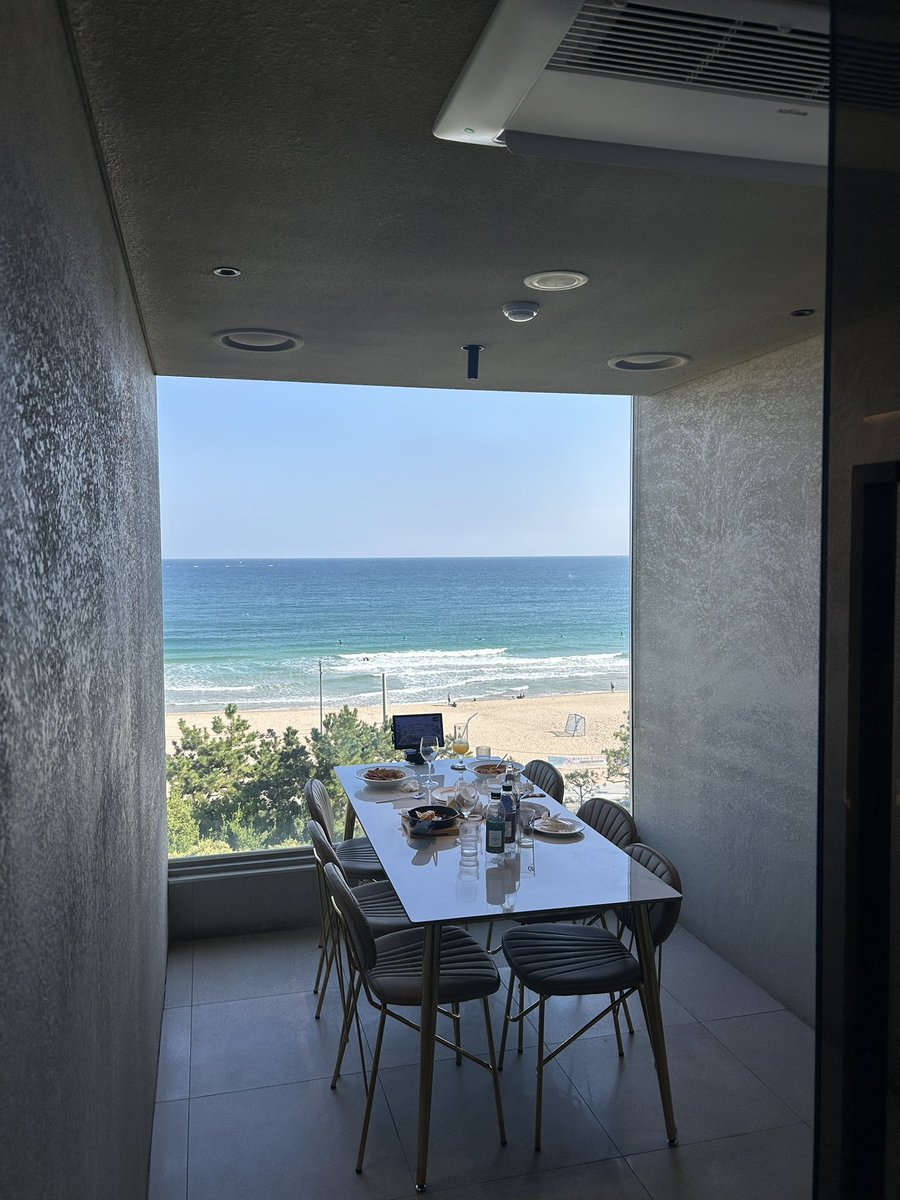 snixie's tweet photo. life in korea https://t.co/EH0zAsj4JV