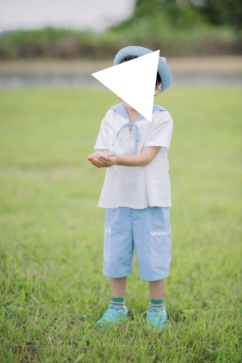 hazime9's tweet photo. @mc___319 2年ほど前にこちらのお洋服に一目惚れし、型紙が記載されている本を教えてもらった者です。
その節はどうもありがとうございました！実力伴わずなかなかチャレンジできていなかったのですが、今年の夏にようやく作り上げることができました✨😭
今見ても元ポストの布合わせが素敵すぎます✨ https://t.co/iBiHWzLrKy
