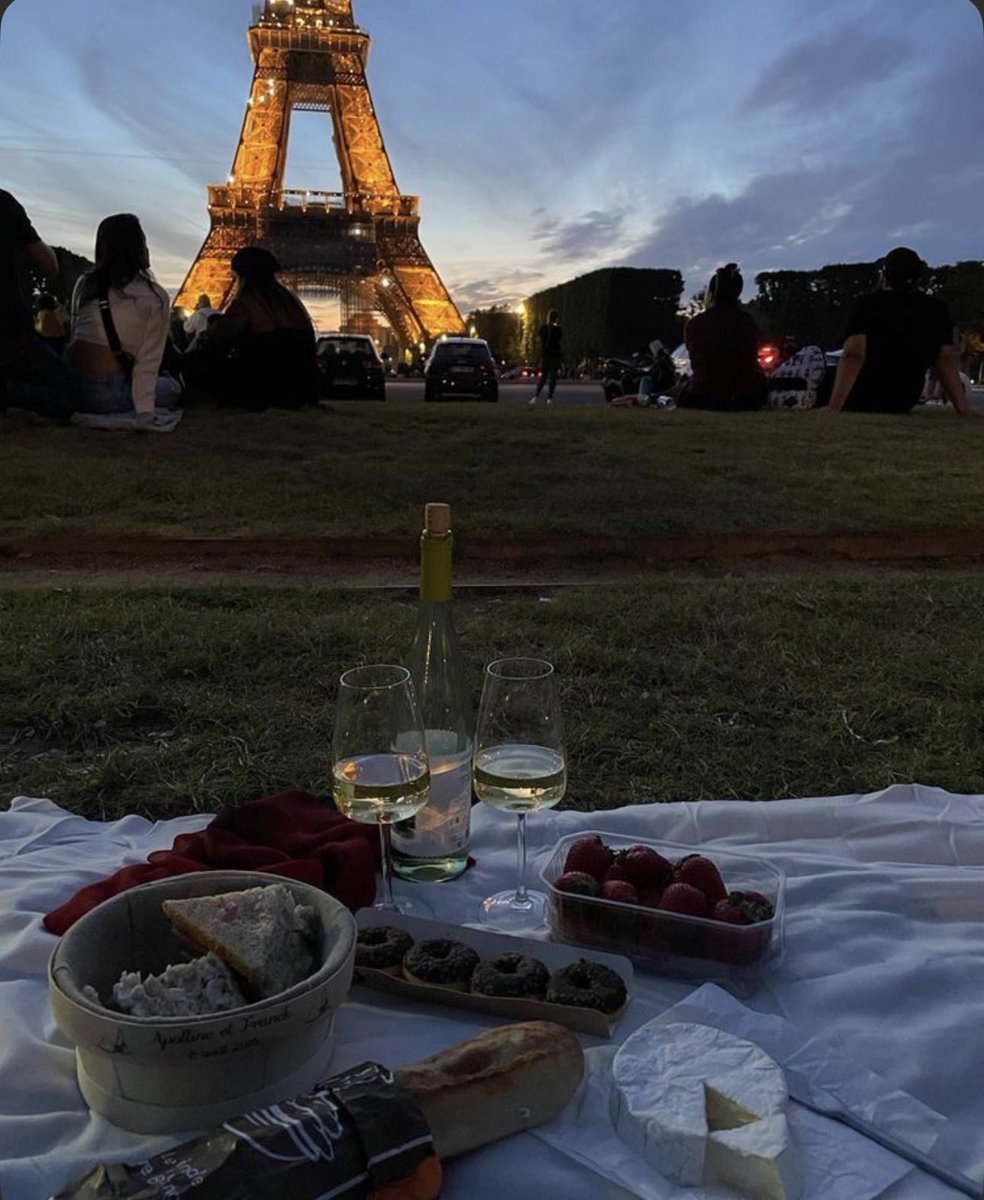 W0rld2026's tweet photo. Paris, France 🇫🇷 https://t.co/caAHTB6mud
