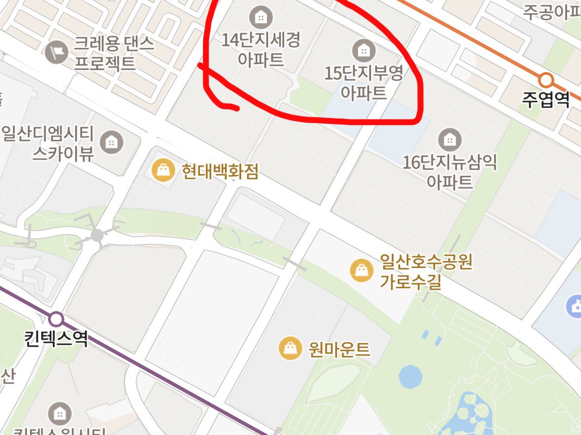 RealBaeksookBoy's tweet photo. 내가 돈이 별로 없는 무주택자다??
직장이 서울역, 삼성역, 판교 근처다??

그럼 여기 킨텍스, 주엽역 역세권인 여기 살거같음
13~21평을 1.9~3.5억 이하로 살 수 있고

비규제지역이고 현대백화점, 스타필드, 트레이더스, 
호수공원, 원마운트를 도보권으로 이용가능함 
GTX로 서울역 17분, 삼성역 21분, 성남역 30분컷,
1기 신도시 통합재건축 덤이고~

경기남부만 사려고 하던데 돈없으면 여기사라
영끌로 대출이자 내다가 가랑이 찢어진다