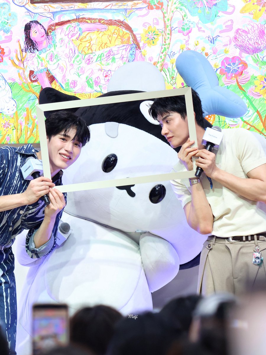 momiji_mig's tweet photo. พี่เต พี่เต มองกล้องด้วยคับ📸

POLCA FAM WITH SAMSUNGTV
#SamsungTVxTayNewPolcasan
#Tawan_V #Newwiee 
#TayNew #POLCASAN https://t.co/cN7UHIhQnU