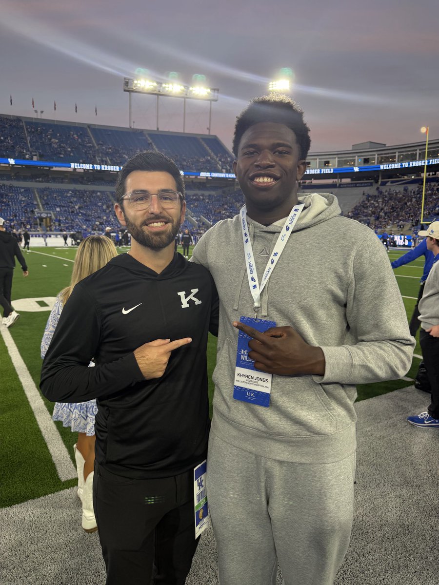 khyrenjones's tweet photo. Thank you @UKFootball for having me, had a great time! 

@CoachBeaton1 @CoachLeigh2 @CoachMartinESA @alexm_brown @TheUCReport @BrianDohn247 @AllenTrieu @ChadSimmons_ @RowlandRIVALS @BleedBlueCasey @BleedBNetwork https://t.co/BtmunbzCgh