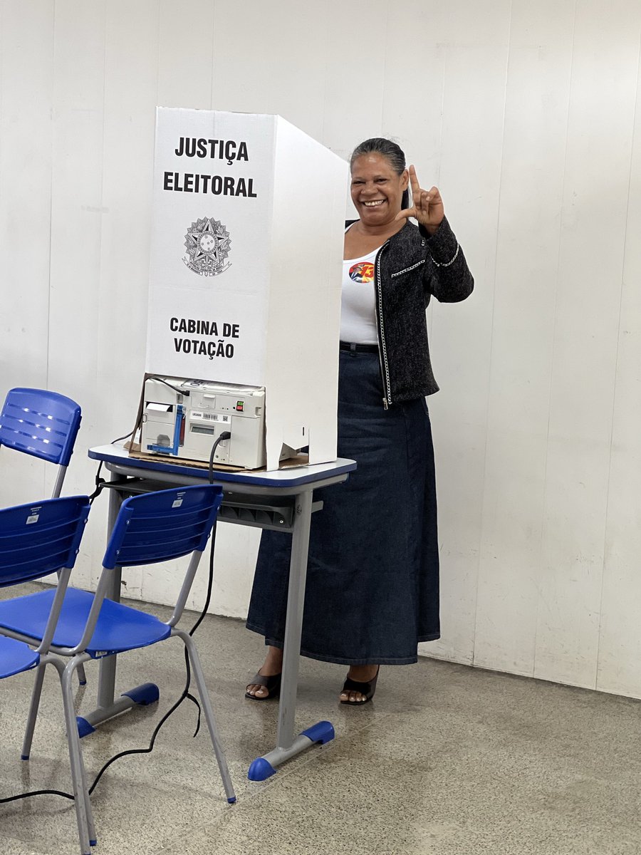 irmamonica_13's tweet photo. Bora Lula https://t.co/T3OXOvp91O