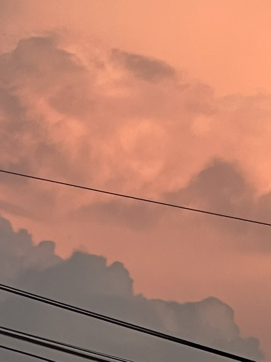 Lifs_Classics's tweet photo. The sky was blushing today https://t.co/MZIcg8gYPt