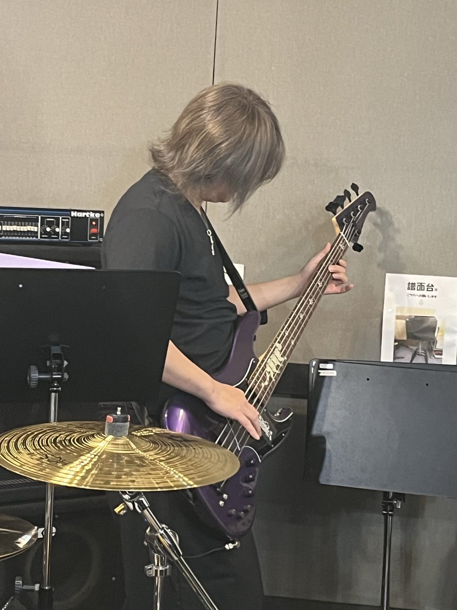 P_mag_'s tweet photo. 携帯が急にぶっ壊れた限界猫です。
今日はしゃんばられんしゅうでした。
自分の写真撮るの忘れました。 https://t.co/goNoszDaPV