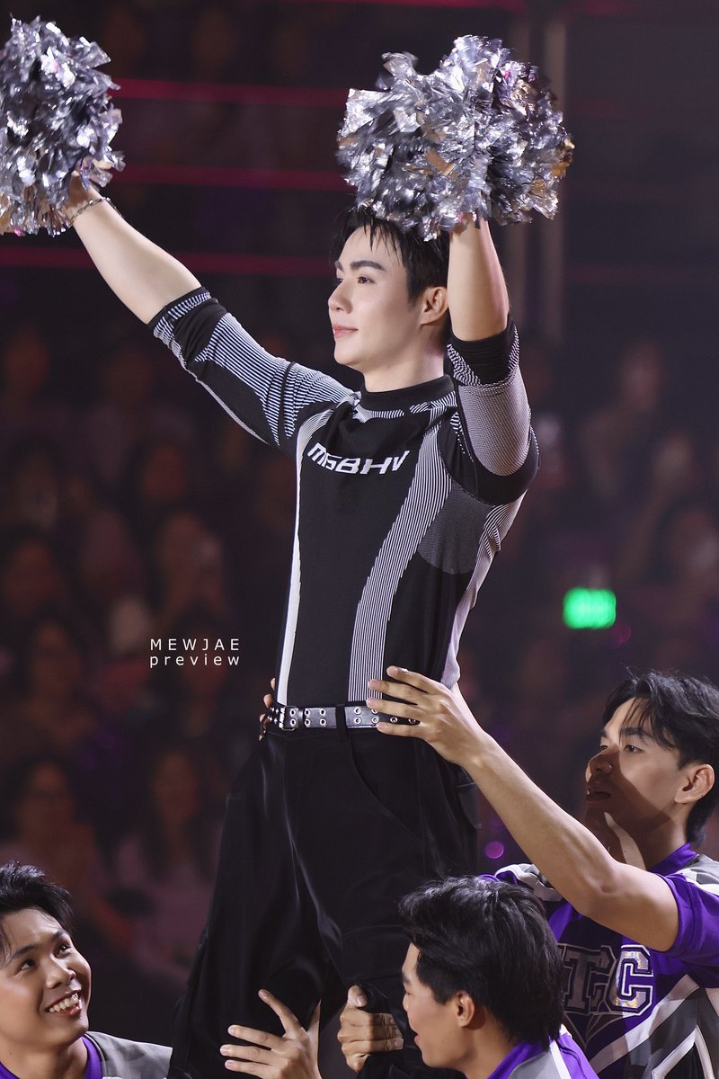daonepjunz's tweet photo. เฮดหลีดม.กรุงเทพ                     หลีดม.เกษตร https://t.co/vdSdiF2Q5M