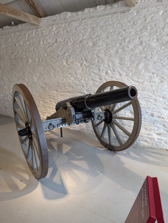 ArseCannonPics's tweet photo. 🚨 Cannon Alert! 🚨 

A massive thank you once more to @peter_christofi for sending in this beauty from Falmouth Castle in Cornwall, England! 🏴󠁧󠁢󠁥󠁮󠁧󠁿 📍

We’ve had this cannon in before but always great to see it again ❤️ 

🔴⚪️🔴⚪️🔴⚪️🔴⚪️🔴⚪️🔴⚪️

#afc @Arsenal #Gooners #COYG https://t.co/kBqlnkQQJu