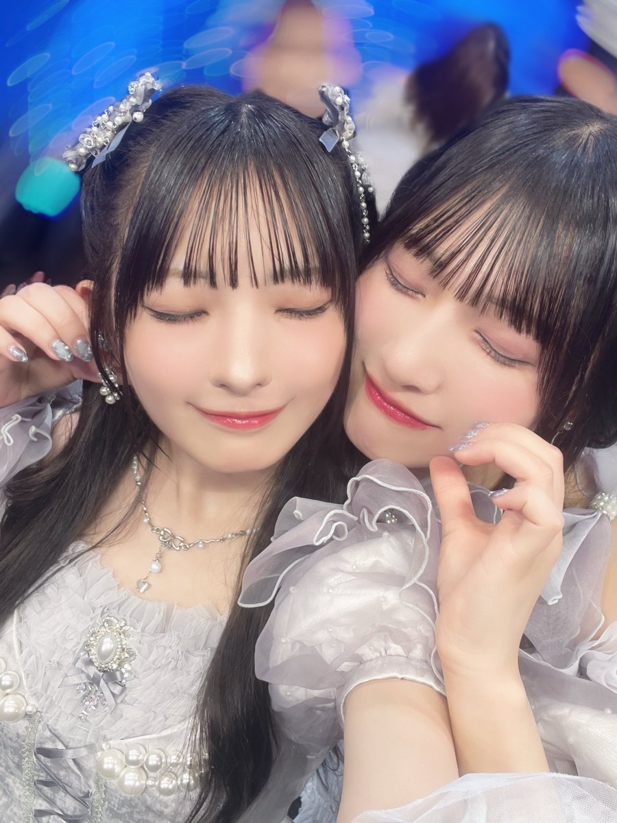 nagata_shiori_'s tweet photo. 萌ちゃんお誕生日おめでとう（≧∇≦*）
我らがリーダー！いつもありがとうの気持ちでいっぱいです🫶出会った時からずっと憧れのお姉さん♪

瞼を閉じた写真ばかりだった（≧∇≦*）キャキャ
幸せな1年になりますように🪄
 #ノイミー https://t.co/gtRFsd3RDJ