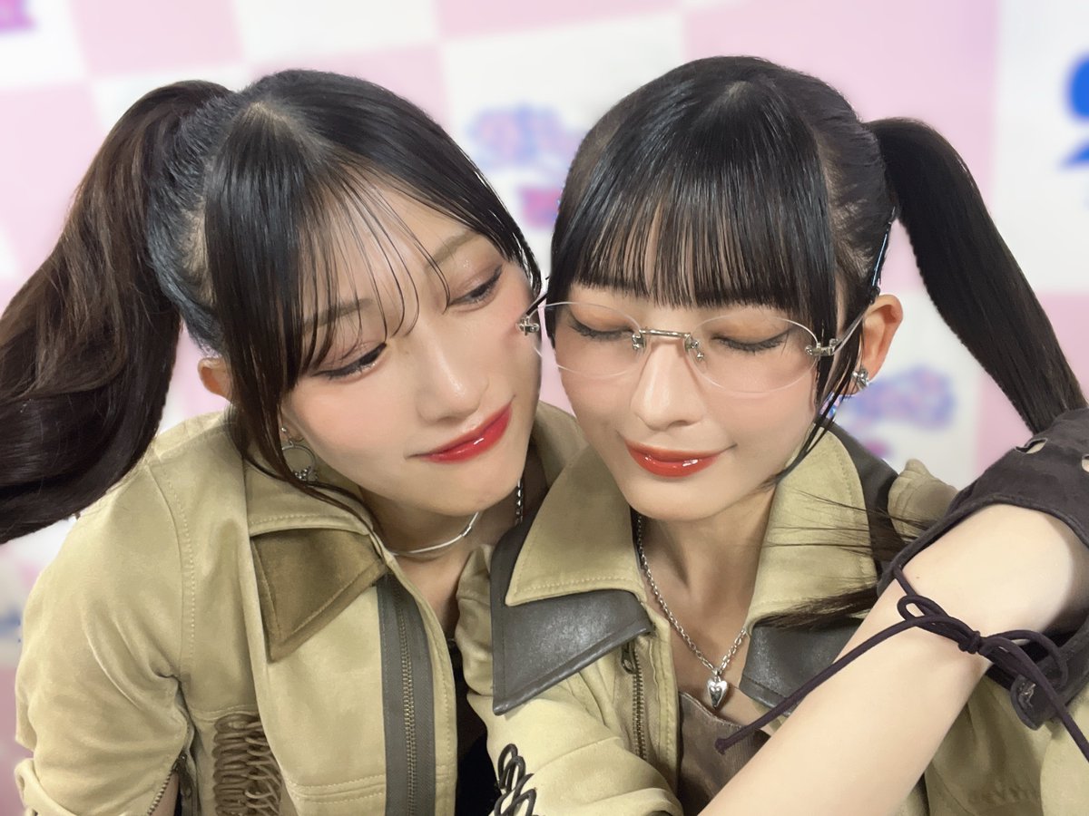 nagata_shiori_'s tweet photo. 萌ちゃんお誕生日おめでとう（≧∇≦*）
我らがリーダー！いつもありがとうの気持ちでいっぱいです🫶出会った時からずっと憧れのお姉さん♪

瞼を閉じた写真ばかりだった（≧∇≦*）キャキャ
幸せな1年になりますように🪄
 #ノイミー https://t.co/gtRFsd3RDJ