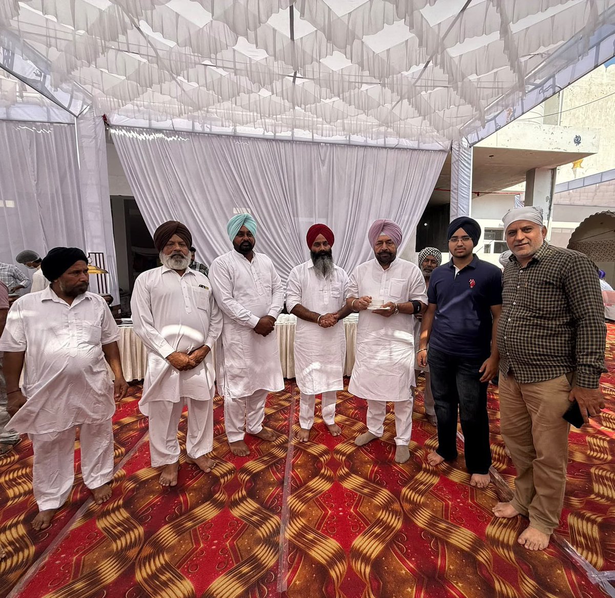 MannHarinderpal's tweet photo. ਹਲਕਾ ਸਨੌਰ ਵਿਖੇ ਆਪਣੇ ਪਰਿਵਾਰਾਂ ਦੇ ਨਾਲ ਦੁੱਖ ਦੀ ਘੜੀ ਵਿੱਚ ਲਗਵਾਈ ਹਾਜ਼ਰੀ 
ਗੁਰੂ ਸਾਹਿਬ ਵਿਛੜੀਆਂ ਰੂਹਾਂ ਨੂੰ ਆਤਮਿਕ ਸ਼ਾਂਤੀ ਪ੍ਰਦਾਨ ਕਰਨ ਅਤੇ ਪਰਿਵਾਰਾਂ ਨੂੰ ਭਾਣਾ ਮੰਨਣ ਦਾ ਬਲ ਬਖਸ਼ਣ। https://t.co/CuPZDdCARS