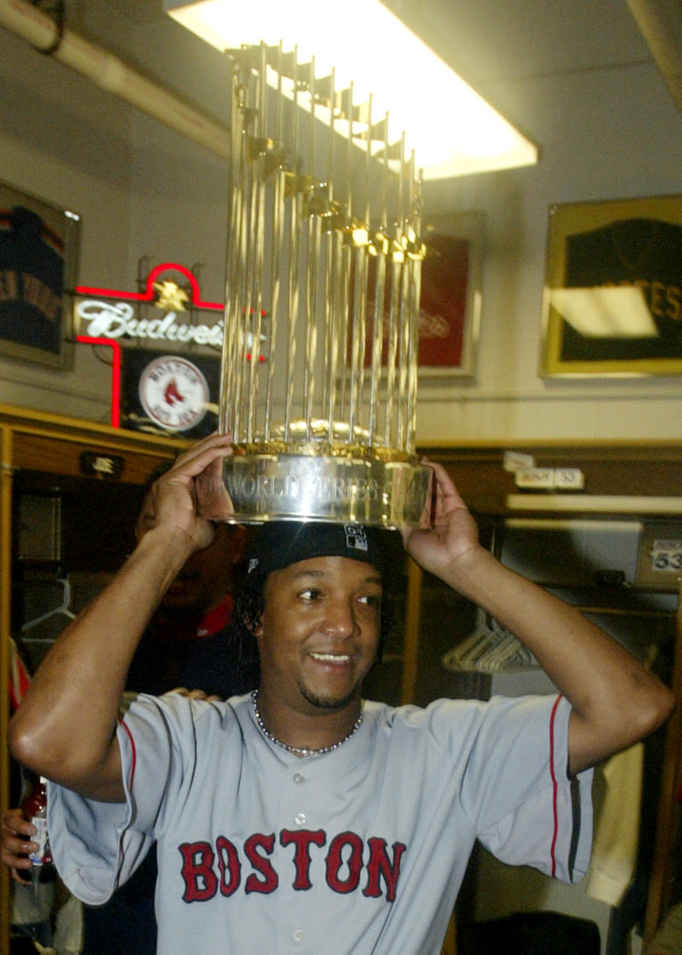 SleeperRedSox's tweet photo. Happy birthday to the goat, @45PedroMartinez 

❤️🐐 https://t.co/hoavzcISct