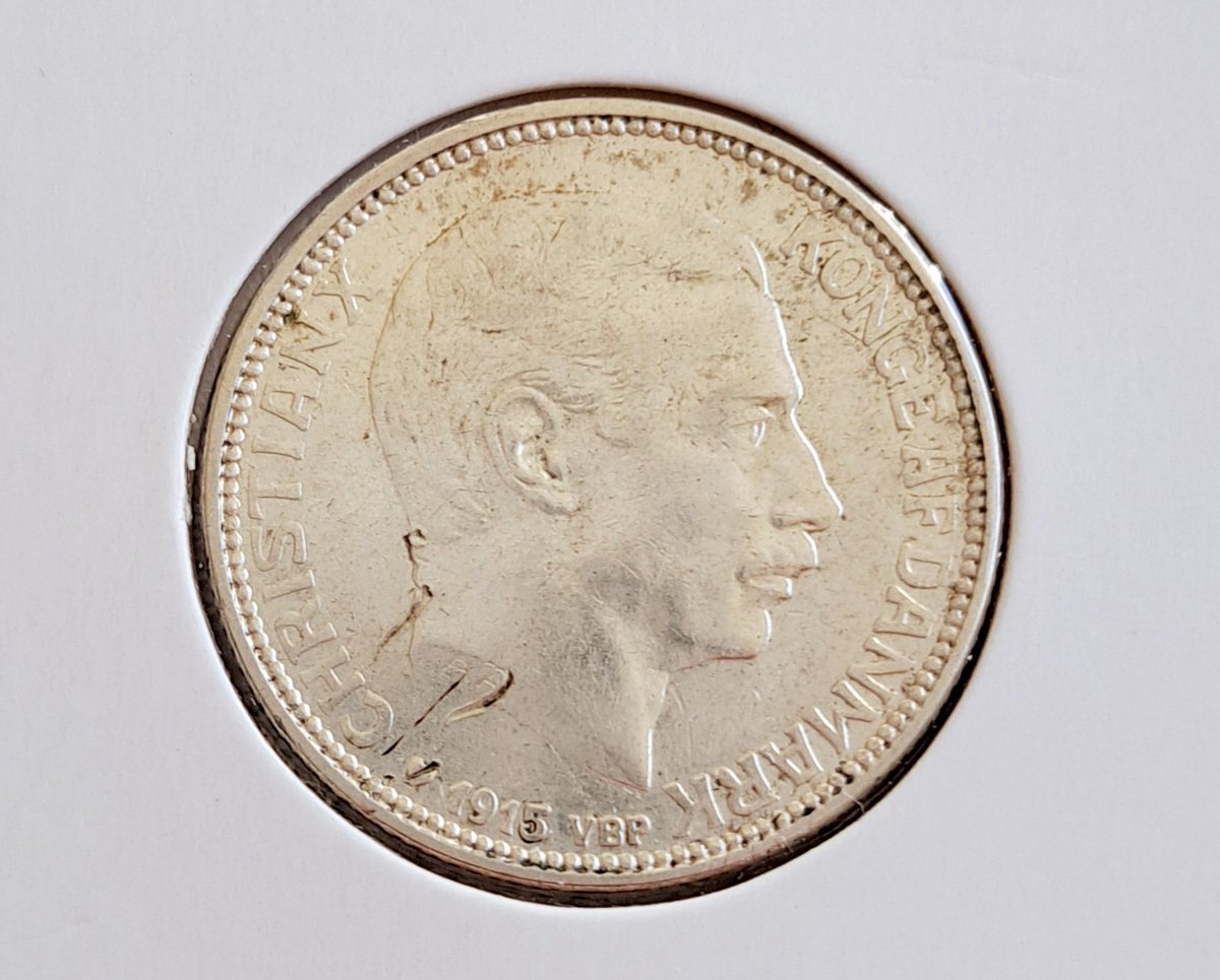 AndyStackson's tweet photo. #Silver coin of the day:

1 Krone 1915 - Denmark

7.5g
800/1000 https://t.co/yVbJgXsqBB