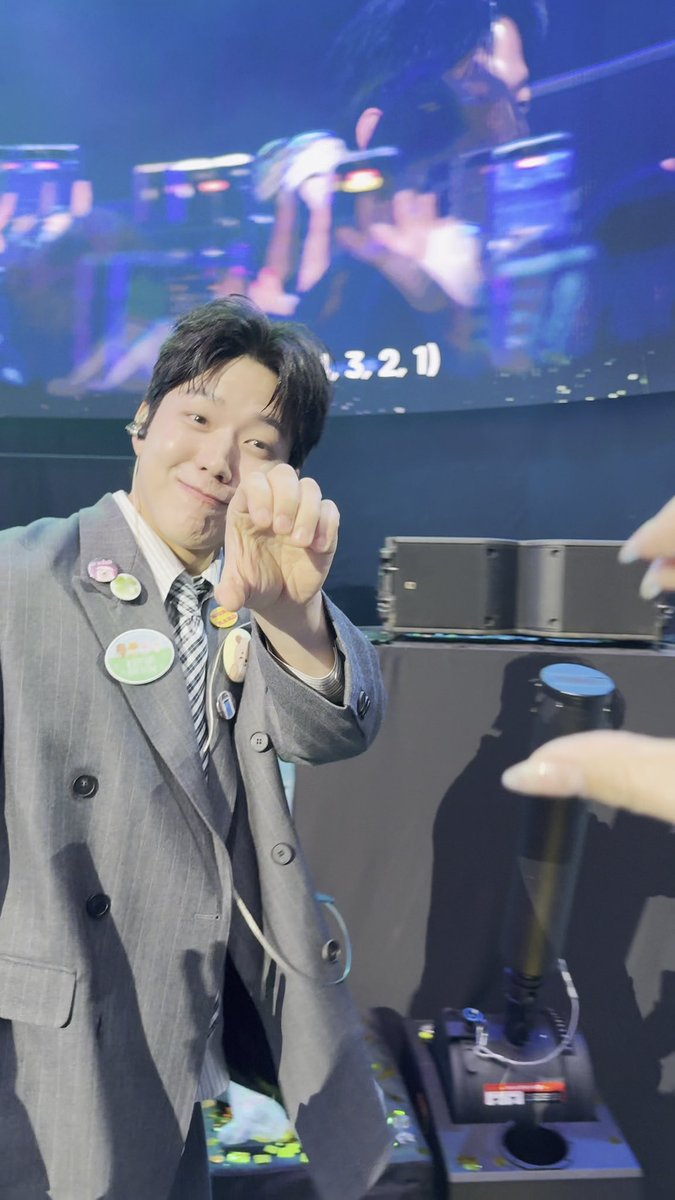 pilchich1's tweet photo. 도운이님이랑하트만들기ㅋㅋ https://t.co/JSKSsKv9cz