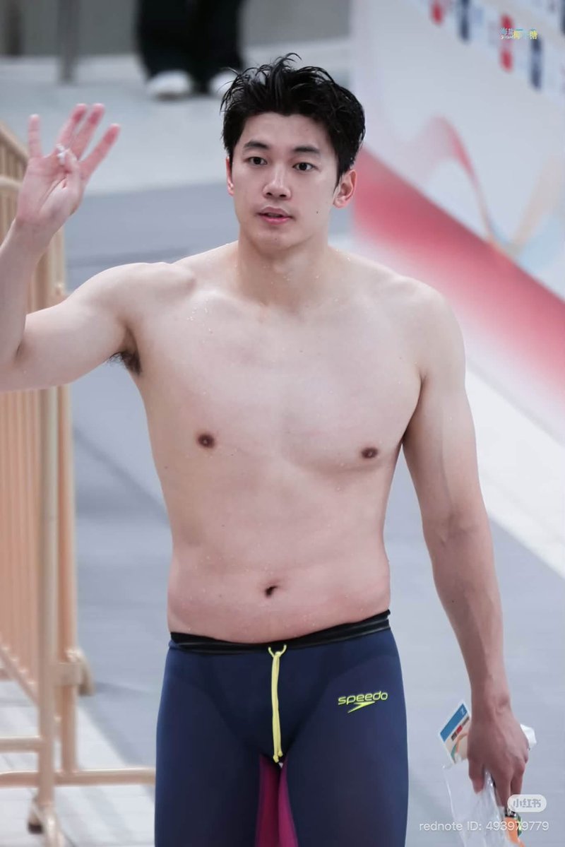 Skyboyz15's tweet photo. หล่อสายสปอร์ตที่แท้จริง วิชวลระดับโลก😍
🏊‍♂️Wang Shun (หวัง ซุ่น) เป็นแบรนด์แอมบาสเดอร์  Speedo หุ่นซิกแพคแน่นๆ ผสานกับดีไซน์สุดคูล บอกเลยว่าเสน่ห์เกินต้านทานมาก
Speedo อุปกรณ์ที่นักกีฬาระดับโลกอย่าง Wang Shun ไว้วางใจ 
พิกัด : https://t.co/ymrUbbju68
#Speedo #WangShun #หวังซุ่น #Swimwear #shopeeaffiliate