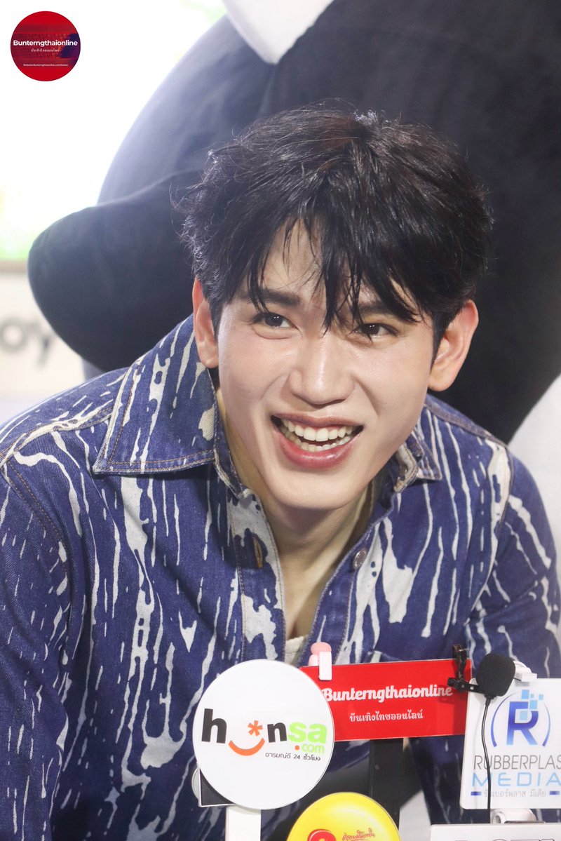 Bunterngonline's tweet photo. "นิว ฐิติภูมิ" ในงาน Samsung The Frame - The Canvas of Joy  ✨

POLCA FAM WITH SAMSUNGTV

#SamsungTVxTayNewPolcasan 
#tawan_v #newwiee
#TayNew #POLCASAN
#TheCanvasofJoy #TheFrame #LifestyleTV #SamsungTV #Samsung https://t.co/7dqjTahiPD