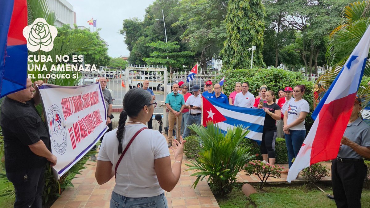 cubavsbloqueo's tweet photo. 🇵🇦 Desde Panamá amigos de Cuba realizaron una Caravana contra el Bloqueo y un acto de solidaridad en apoyo al pueblo cubano.

#CubaNoEsUnaAmenaza, el bloqueo sí https://t.co/6JziLXGvXj