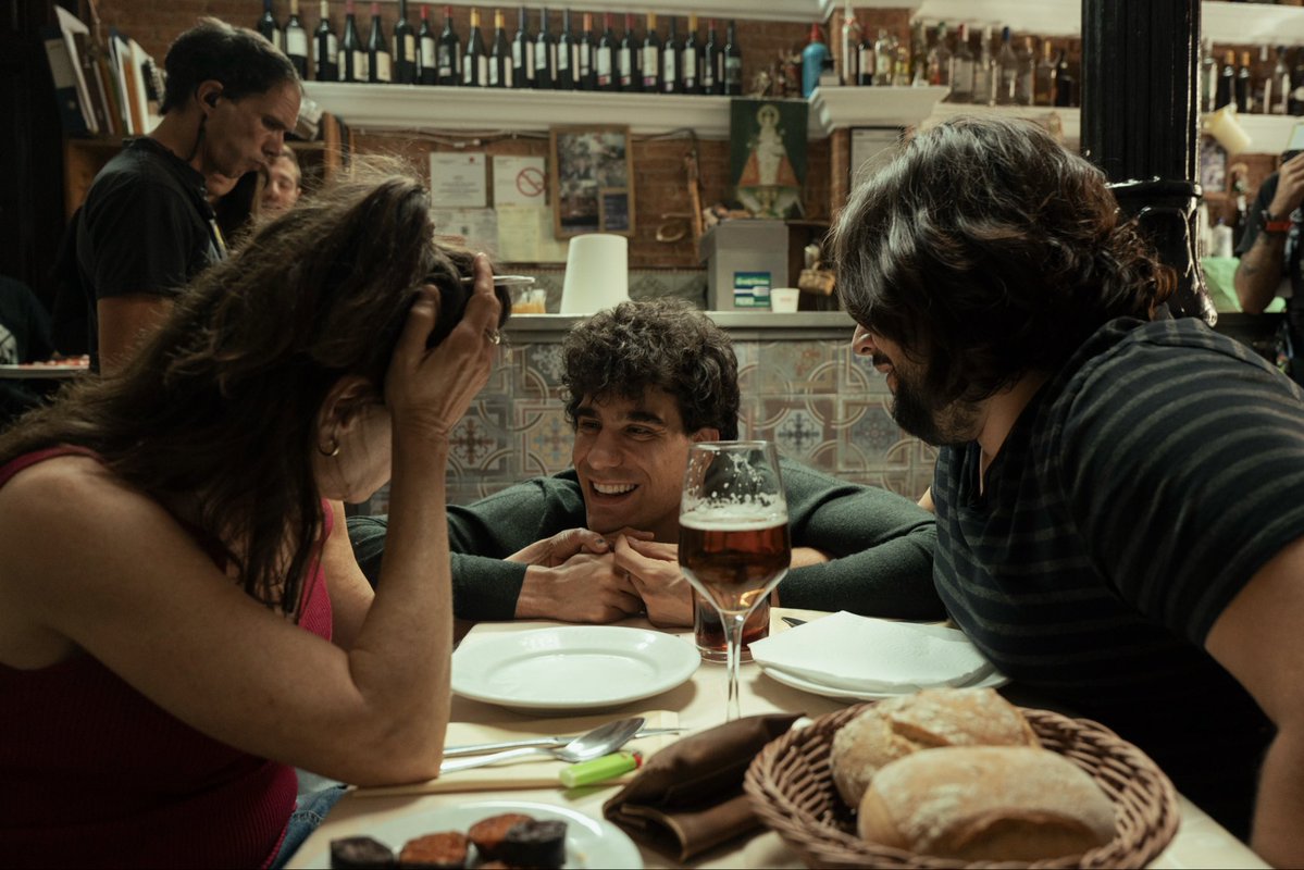 sumacontent's tweet photo. Celebramos un mes en cines. 'La bola negra', de Javier Calvo y Javier Ambrossi, cumple 30 días en las salas españolas. 30 días siendo la película más vista cada día desde su estreno. Muchísimas gracias por este mes acompañándonos desde las butacas. 

#LaBolaNegra solo en cines https://t.co/RRXLsyAVMy