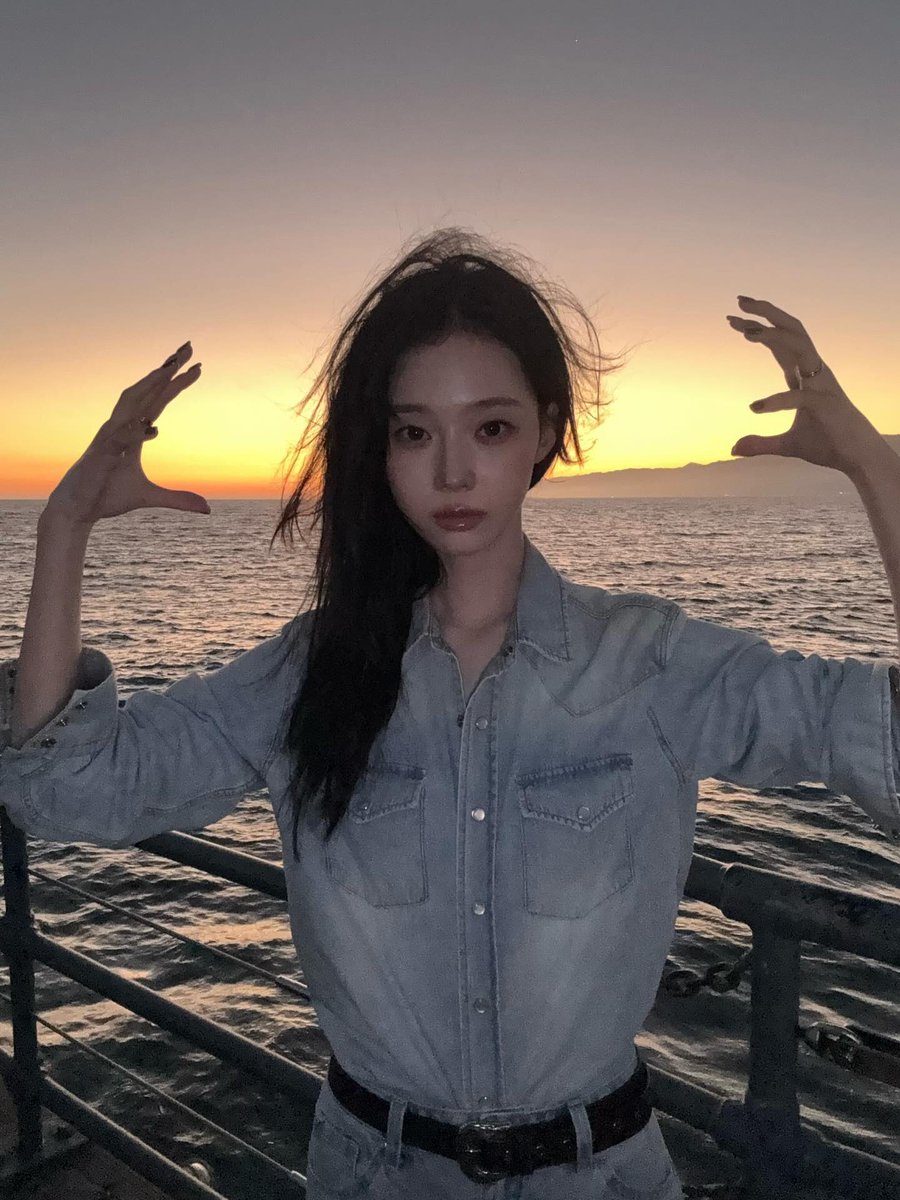 MyWinterWorld's tweet photo. 꼬질꼬질 민정이 https://t.co/WNZ6QTQnCq