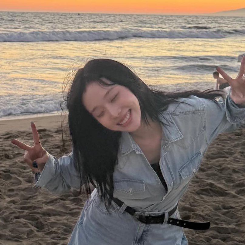MyWinterWorld's tweet photo. 꼬질꼬질 민정이 https://t.co/WNZ6QTQnCq