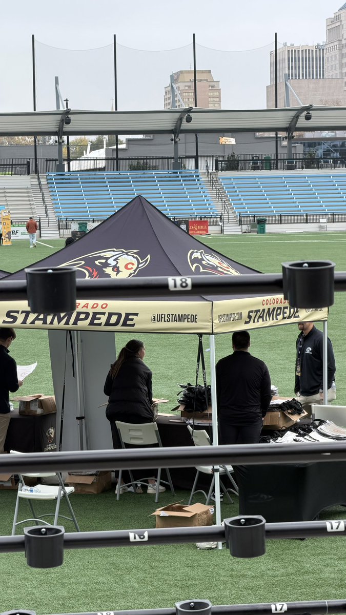 ZAWolfieZA's tweet photo. Your first look at the logo for the @UFLgame Colorado Stampede. @UFLonFOX https://t.co/LxSsm5rNsB