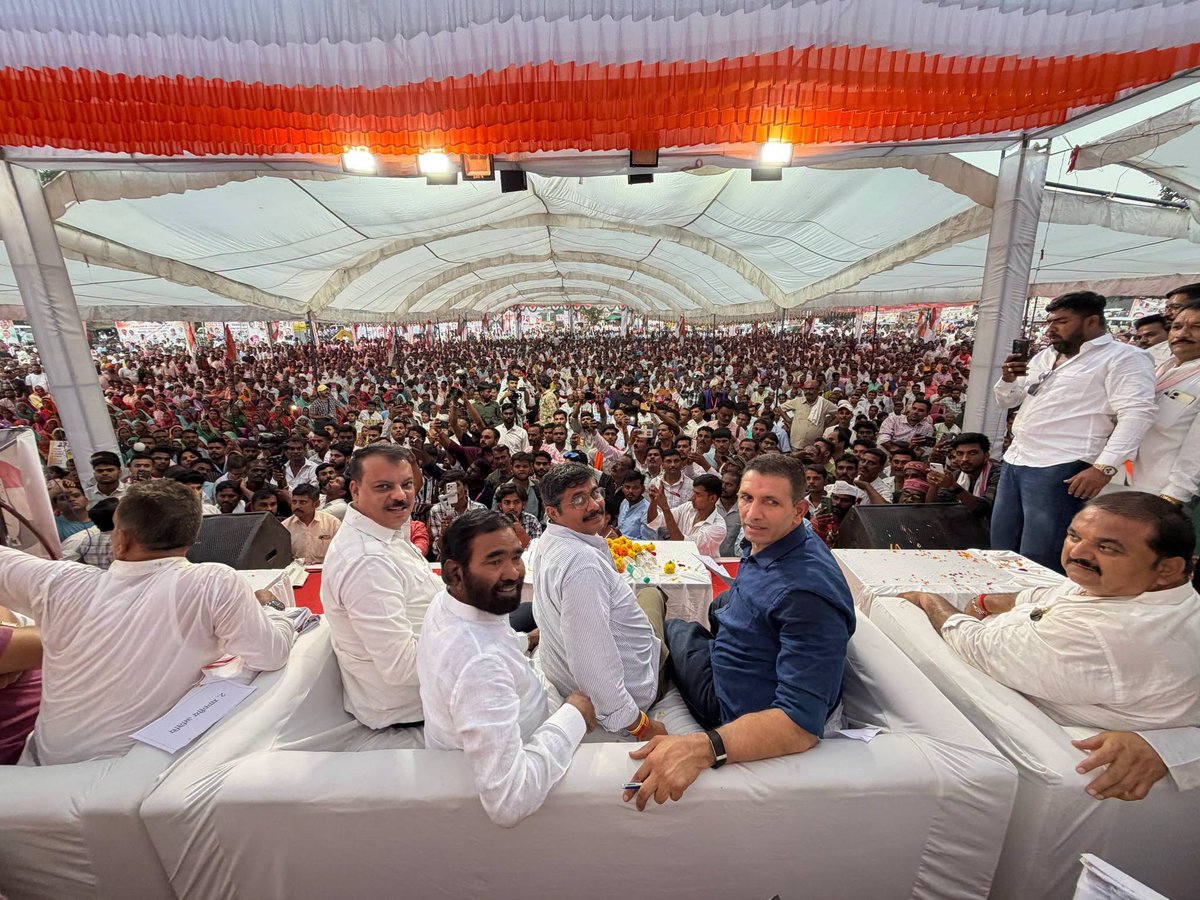jitupatwari's tweet photo. आज कटनी में जिला कांग्रेस द्वारा आयोजित जनाक्रोश रैली में नेता प्रतिपक्ष श्री उमंग सिंघार जी एवं वरिष्ठ विधायक श्री फुंदेलाल मार्को जी के साथ सहभागिता कर परिवारजनों से संवाद किया।

इस दौरान जिला कांग्रेस ग्रामीण अध्यक्ष श्री सौरभ सिंह जी, शहर जिला अध्यक्ष श्री अमित शुक्ला जी, कटनी प्रभारी श्री मनु मिश्रा जी, मैहर जिला कांग्रेस अध्यक्ष श्री धर्मेश घई जी, जबलपुर जिला कांग्रेस अध्यक्ष श्री संजय यादव जी, युवा कांग्रेस प्रदेश उपाध्यक्ष श्री अभिषेक परमार जी, पूर्व विधायक श्री बसंत सिंह जी, पूर्व प्रत्याशी श्री नीरज सिंह जी एवं युवा कांग्रेस प्रदेश सचिव श्री दिव्यांशु मिश्रा (अंशु) जी सहित कई वरिष्ठ नेतागण एवं कांग्रेसजन उपस्थित रहे।