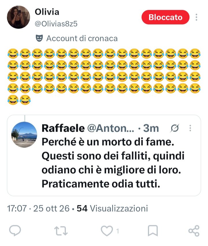 Antonio384883's tweet photo. Divanetto ride perché l'ho colpita. Com'era la storia dei ristoranti? 🤣🤣🤣🤣 https://t.co/u05kzTQTvN