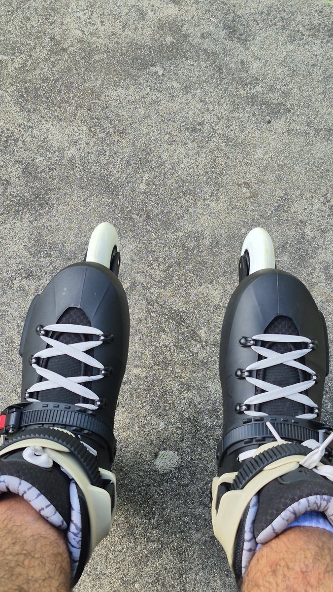 phanor's tweet photo. Back at it.. #rollerblade https://t.co/Td9VRujrnQ