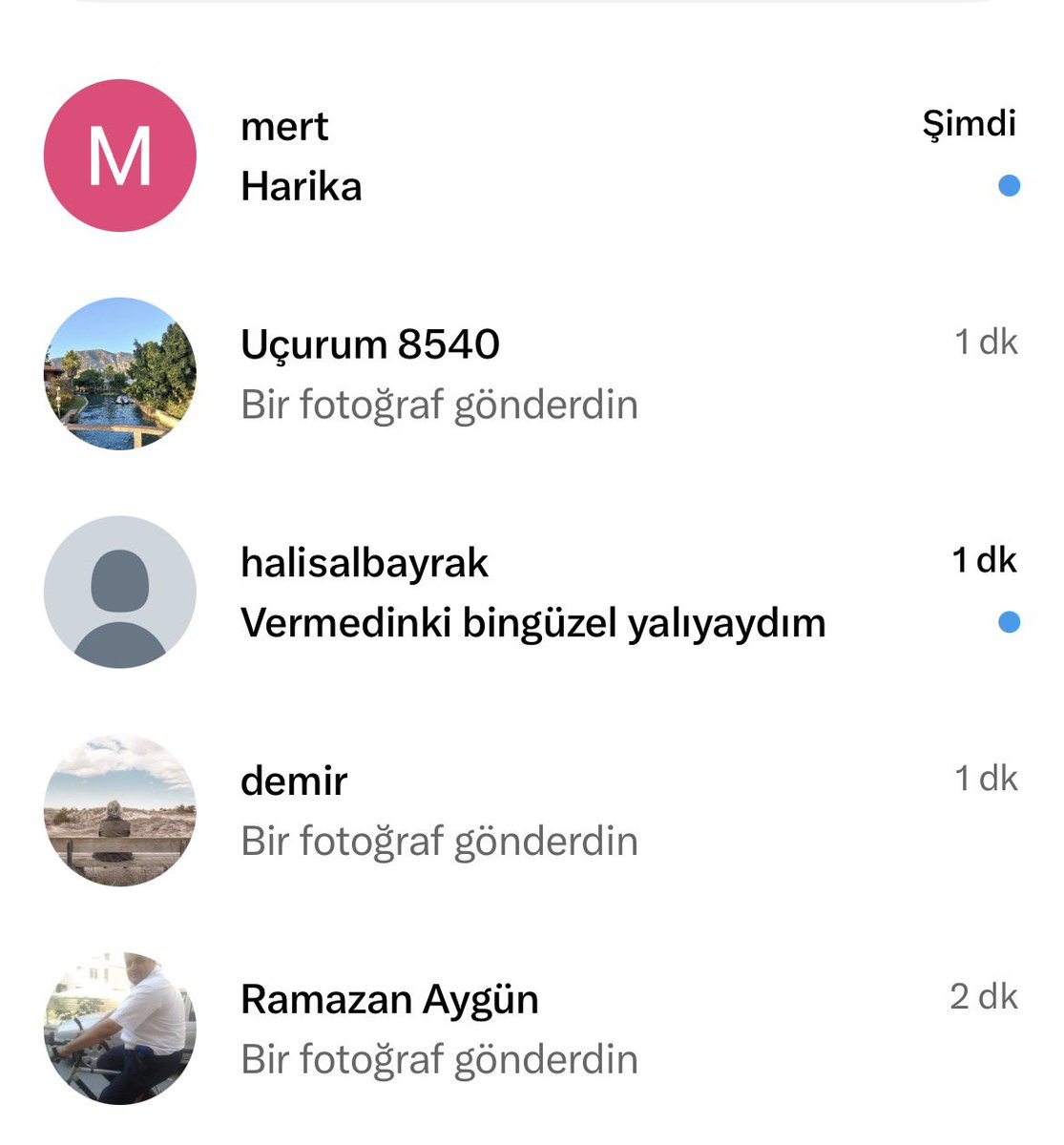 merveapoank's tweet photo. Geliyor dedim ama https://t.co/3DwF6GfexD