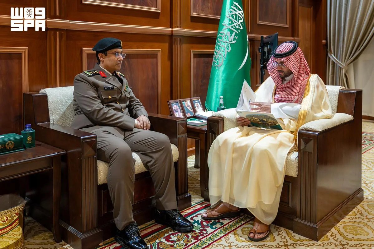 SPAregions's tweet photo. نائب أمير حائل يستقبل مدير إدارة مرور المنطقة.
https://t.co/nro9EEB0Y8
#واس https://t.co/G88AzAQ37A