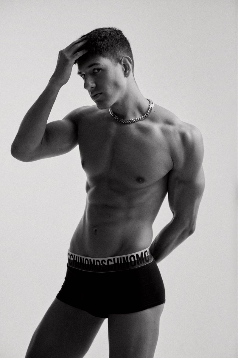 paovic_official's tweet photo. A body of Greek God

https://t.co/N0BwRLKKUs https://t.co/GCj5AP2M0U