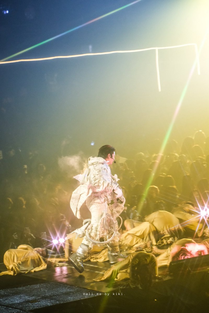 CALLMEBYKIKI's tweet photo. เป็นสเตจที่สวยมาก เก่งมาก ขนลุกตั้งแต่เริ่มจนจบ โชว์จบน้ำตาเรารื้นออกมาเลย เด็กมหัศจรรย์ @Williamjkp1 

REFLEXION FOREVER
#LYKNReflexionConcertD3
#williamjkp https://t.co/HpjlNr26jY