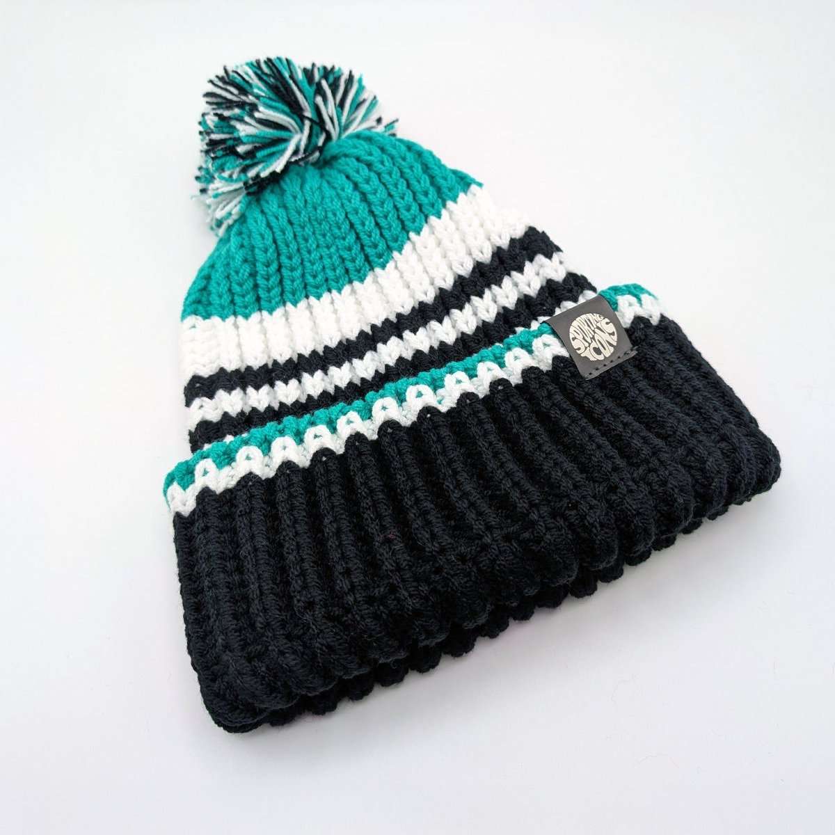SportingIconsUK's tweet photo. Bobble Hat weather is here ❄️

Check out our Fowler bobble hat, inspired by the classic 93/95 #LFC away kit

https://t.co/KnqokoRWkZ

We've only made 50, once they're gone, they're gone.

#LFC #YNWA #LiverpoolFC #liverpoolfans https://t.co/t3LaKxqNZM