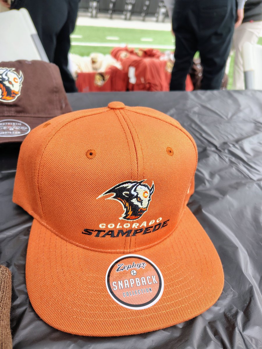 UFLStampedeFans's tweet photo. So here we go!!

The COLORADO STAMPEDE ARE HERE!!!

BROWN, CREAM , AND ORANGE! https://t.co/NWXK5Xg9YY