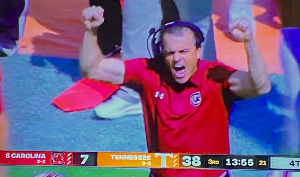 Devxns's tweet photo. @DanUgglaEnjoyer @GamecockSquatch @BoCamaro @SECOfficiating Your head coach btw https://t.co/TlzQDmSCFD