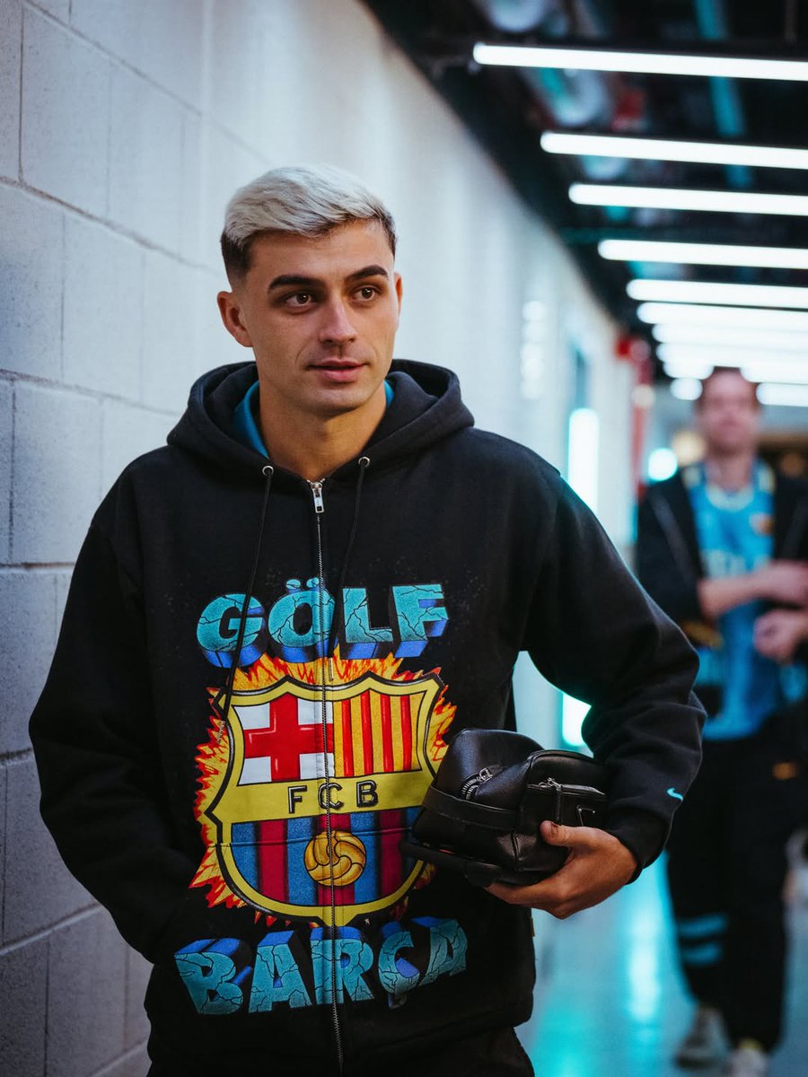 TouchlineX's tweet photo. 🚨 𝗡𝗘𝗪: Pedri has ARRIVED! https://t.co/30dMp3xu8v