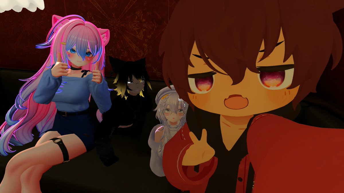 RobinCipherVT's tweet photo. Me vengo despertando apenas:"3 pero fue el cumpleaños de @MarcusVTuber y pude conocer a estas 2 lindas personitas @NekoSempai_VT @Kandy_VT  ♡ https://t.co/o8JIzpdwzW