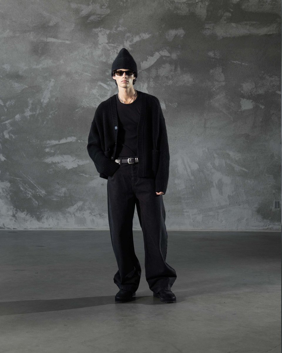 representclo's tweet photo. Fall Winter '26 Drop 2 sees the arrival of the R5 Curve Jean in Jet Black.

A focus on shape and proportion, with a distinctive curved leg construction, relaxed fit and subtly faded finish.

Full collection available now online &amp; in-stores. https://t.co/Zn4zM1kKYW