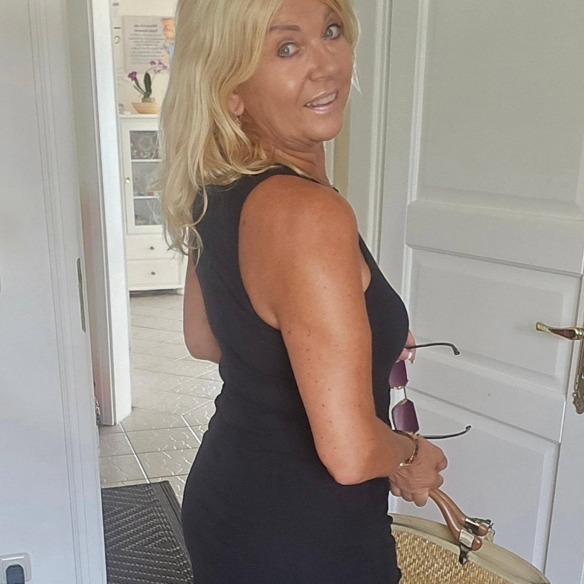 SimoneFlX's tweet photo. Throb for mommy to feel https://t.co/p3NWClitPV https://t.co/Q2Gbyi8NUn