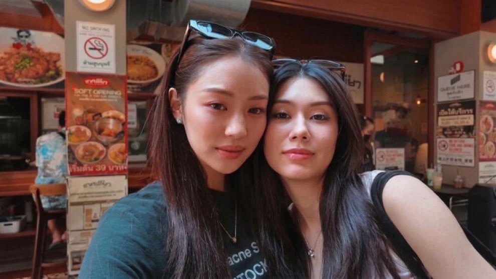 softcailee's tweet photo. elas 🐻🦋 https://t.co/XAUSIAbZqI