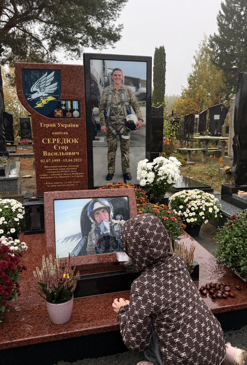 zzhitomyrska's tweet photo. тут,де любов сильніше від смерті ❤️‍🩹 https://t.co/p4Du107Me9