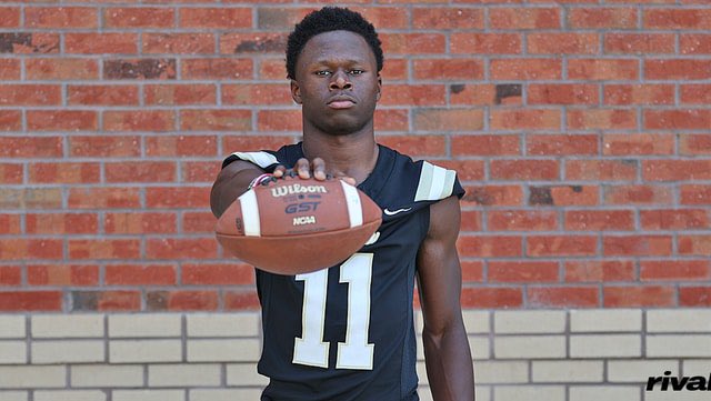 JeremyO_Johnson's tweet photo. 4⭐️RB Marco Huff added an offer from Georgia during his first visit earlier this season. He will is already scheduled to return and the Bulldogs have set a tone in his recruitment. #GoDawgs 

Story: https://t.co/NwYRX1JIlV https://t.co/RRW4kmwqZk