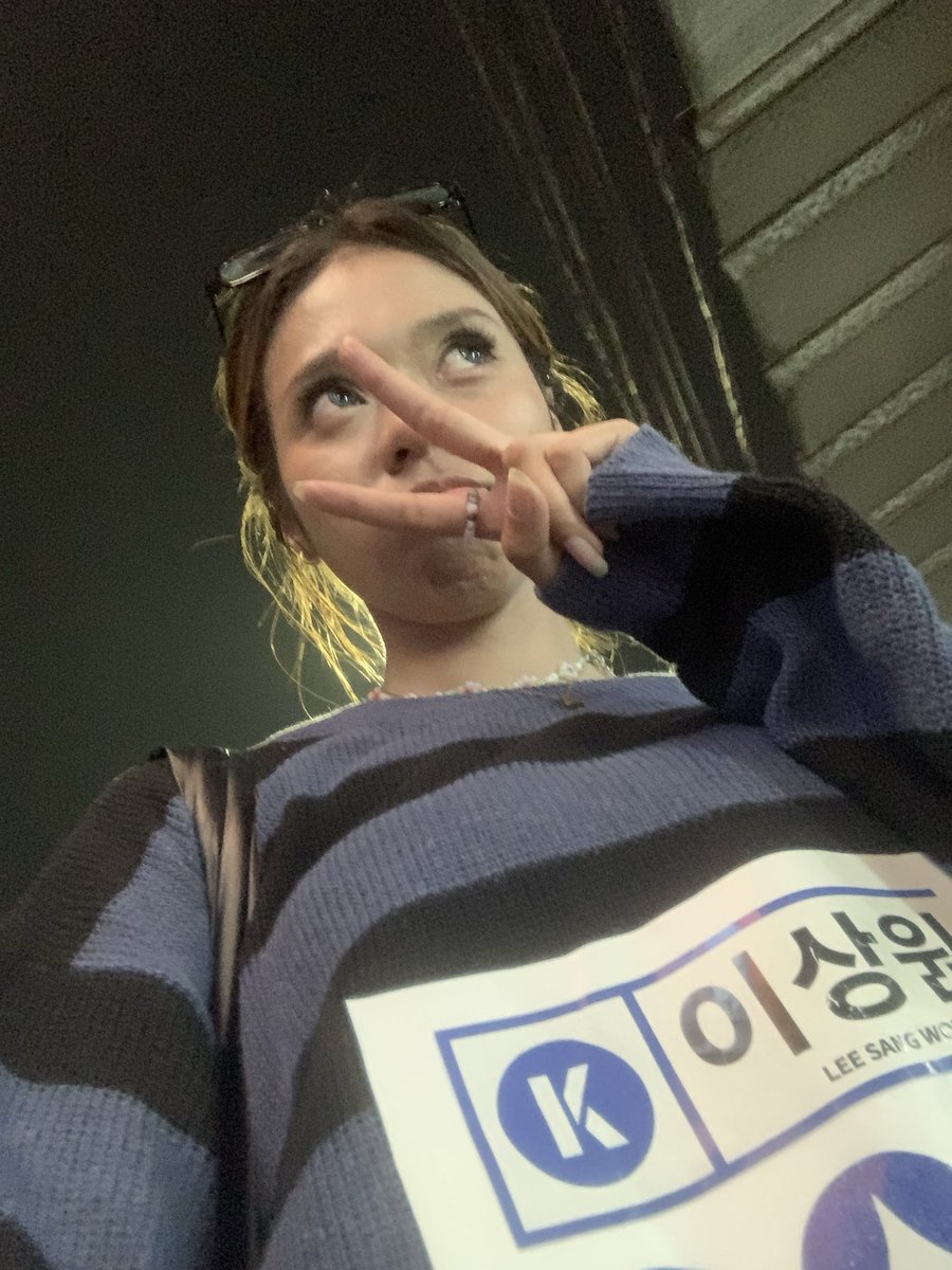starr_skyyyy's tweet photo. pergi dan pulang dalam keadaan Sangwon No Doubt😃🫠

*jujur hari ini banyak banget drama, gw ampe nyasar di 3 tempat berbeda, sebelum ke event😭* tapi seruuu bangett.. thanks for having me🫶🏻🥹 https://t.co/kPZAzBRVrI
