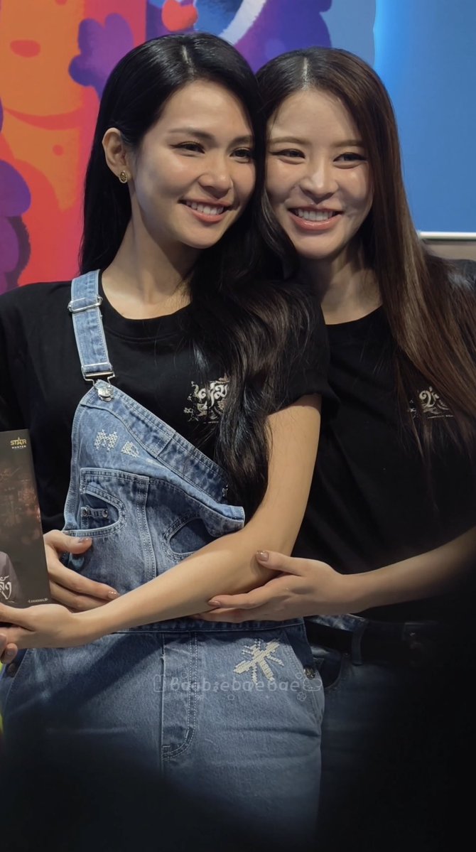 YuuuuToooo412's tweet photo. ห่างกันได้ไหมปอนอ...อ๋อ ไม่ได้สินะ

ARNBOOK MEET PNB
#ARNBOOKxPuinoonBint
#puinoonbint 
#puinoonwrsr https://t.co/YmdhnxvxnN