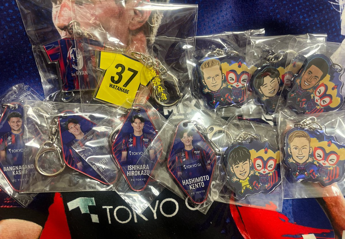 ___moto_ki's tweet photo. FC東京グッズ　バモガチャ　 交換

なかよしアクリルキーホルダー
譲→24.27.55.58.99

ユニフォーム型アクリルキーホルダー
譲→9.37

実写アクリルキーホルダー
譲→6.15.22.42

共通
求→26または定価600
(複数個のお取引の場合1つ500)

お気軽にご連絡ください
 #FC東京ガチャ
 #fctokyoガチャ https://t.co/EuvQe9xdKJ