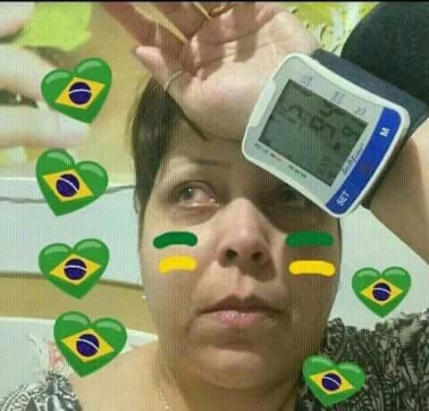 yoongummysmile's tweet photo. recordar que brasil nos ha dado momentos icónicos como el chant a Hoseok durante just dance, el "we love you" a Nam y su "yes, I do love myself"  en reflection, epiphany cantado por army, Jimin conmovido en ttu, los chicos con las banderas, por mencionar algunos https://t.co/sPs253jCfK