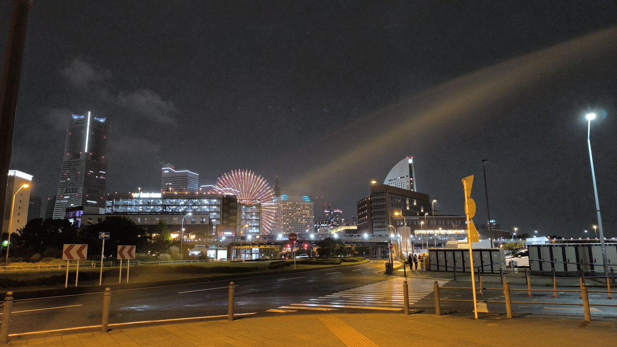 Asteroid0617's tweet photo. 横浜すげええぇぇぇ！！！
神戸しか知らなかったから思ってたより10倍大都会なんですけども https://t.co/cCAqeBix45