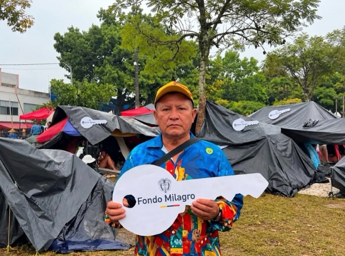 FisicoImpuro's tweet photo. Si hay una imagen que resume a la perfección a este nefasto gobierno, es esta: https://t.co/phl8OmqP88