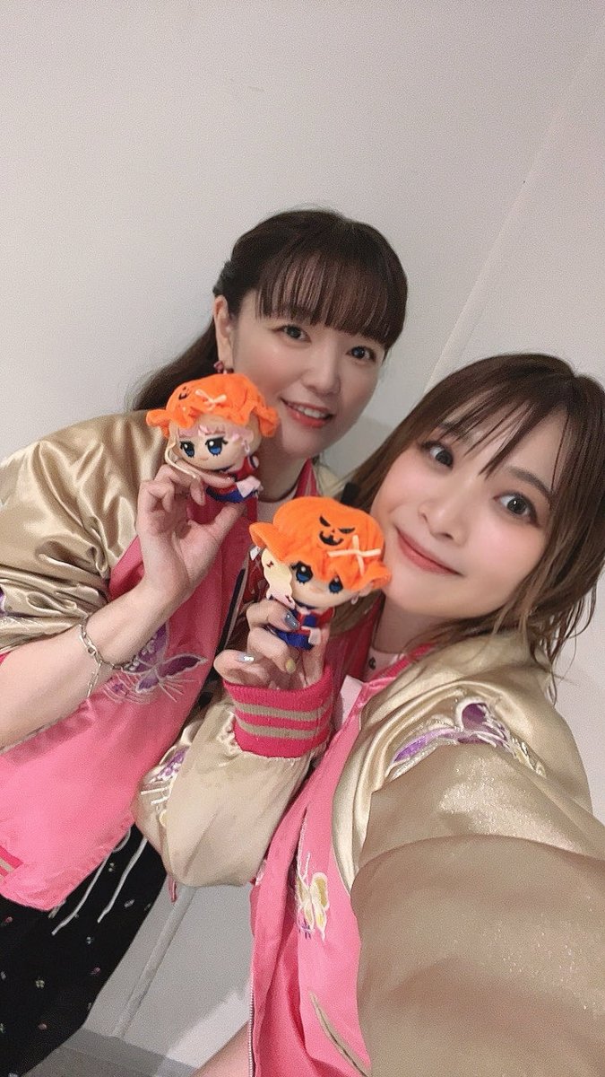 mayn_tw's tweet photo. シェリルです！シェリルです！
2人そろえば！シェリル1000％(ｻｳｻﾞﾝパセーン！！)です！！！

遠藤さんのおおきすぎる愛とまっすぐな強さと可愛らしさが最高に大好き！その遠藤さんの大好きなところがシェリルらしさだし、スイッチが入った瞬間、そのナチュラルな魅力にプラスして気高く最高にかっこいいシェリルになる！うーん！あたしたちってほんとにそう！！！おんなじ😘🩷🩷